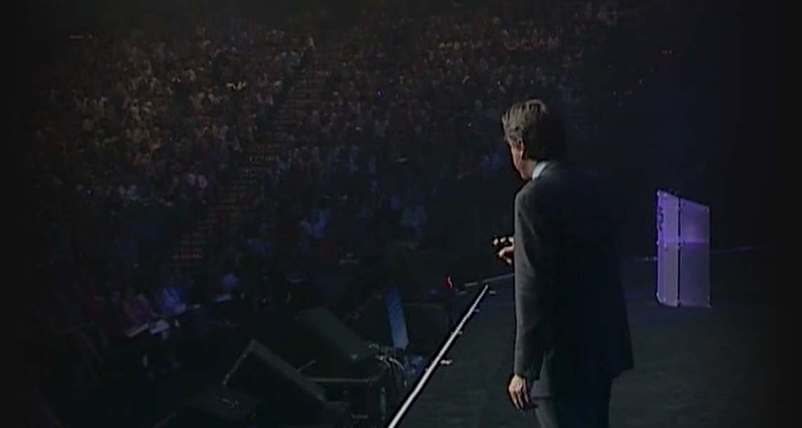 Public Speaker Ross Shafer addressing an audience